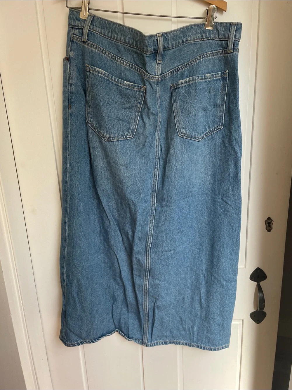 Old Navy Light Blue Denim Skirt - Mid Rise
